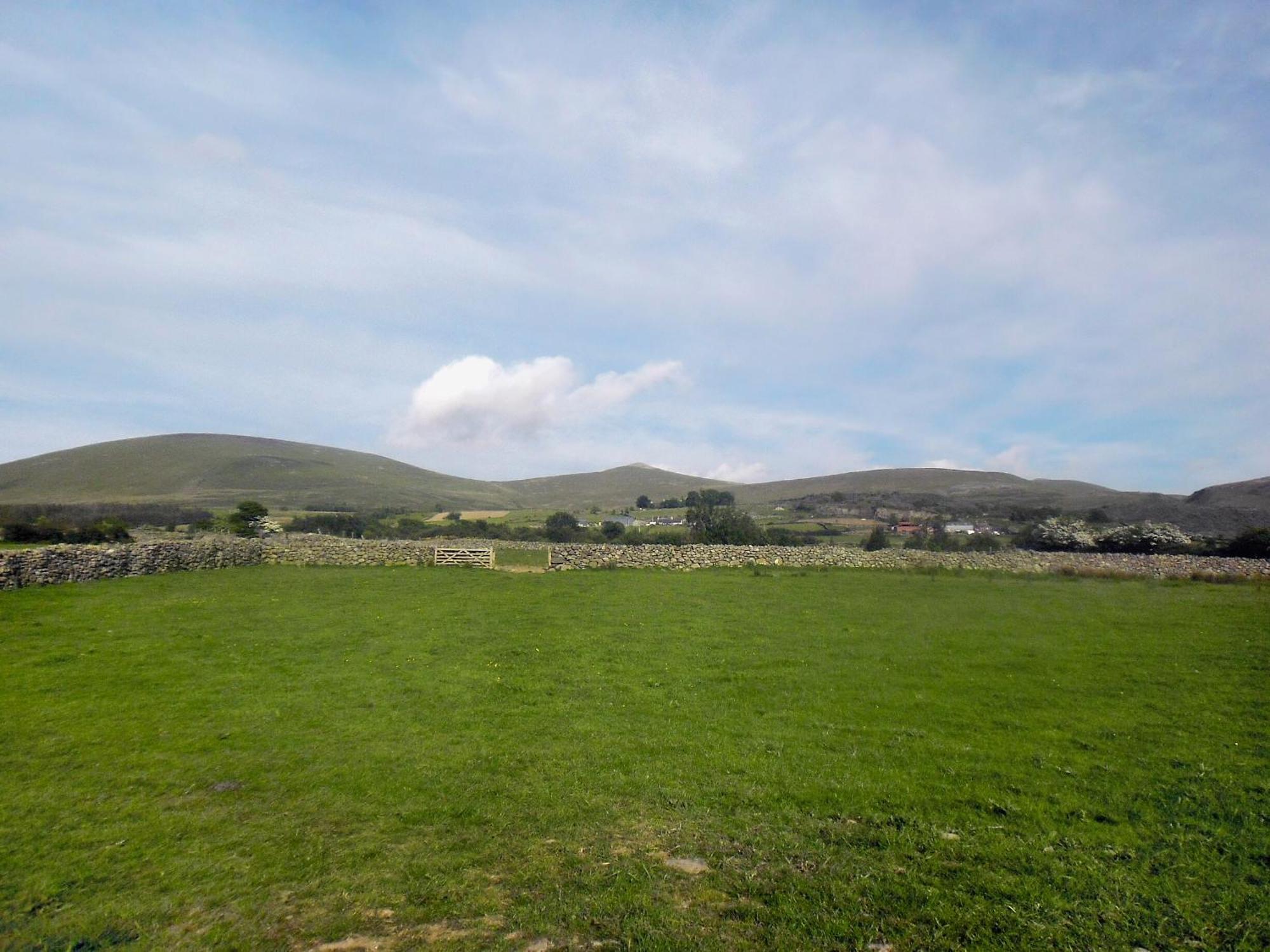 Villa Y Gorlan à Llanllechid Extérieur photo
